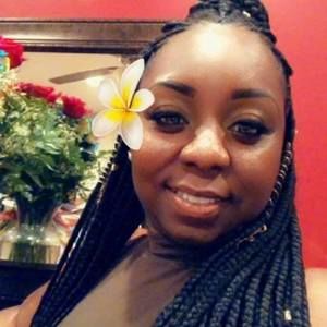 Meet your Posher, Takia